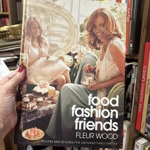 Food Fashion Friends by Fleur Wood